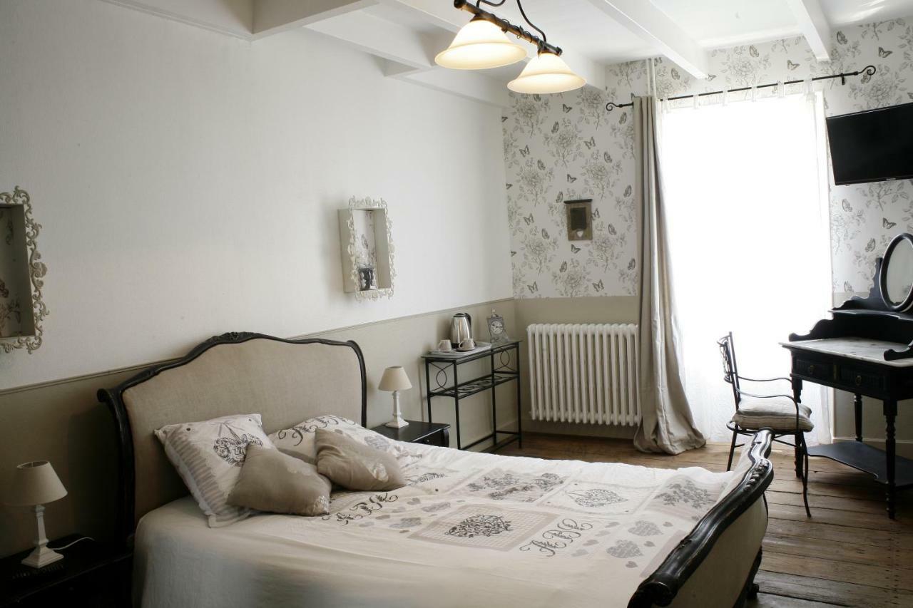Au Coeur Des Vignes Bed and Breakfast Archiac Exteriör bild